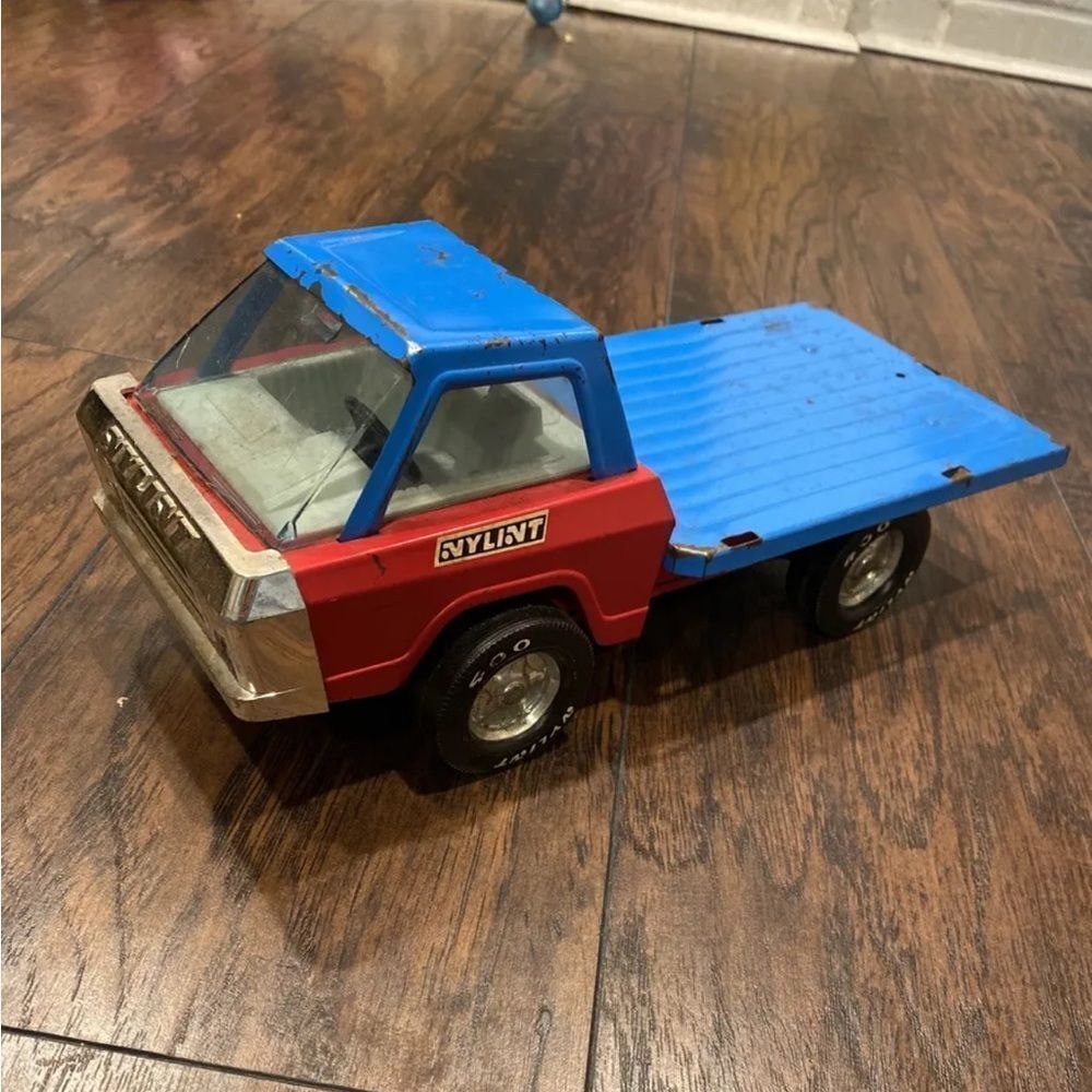 VINTAGE NYLINT 400 "FLATBED" TRUCK 6O'S 13.5 Inches Long 6 Inches Wide